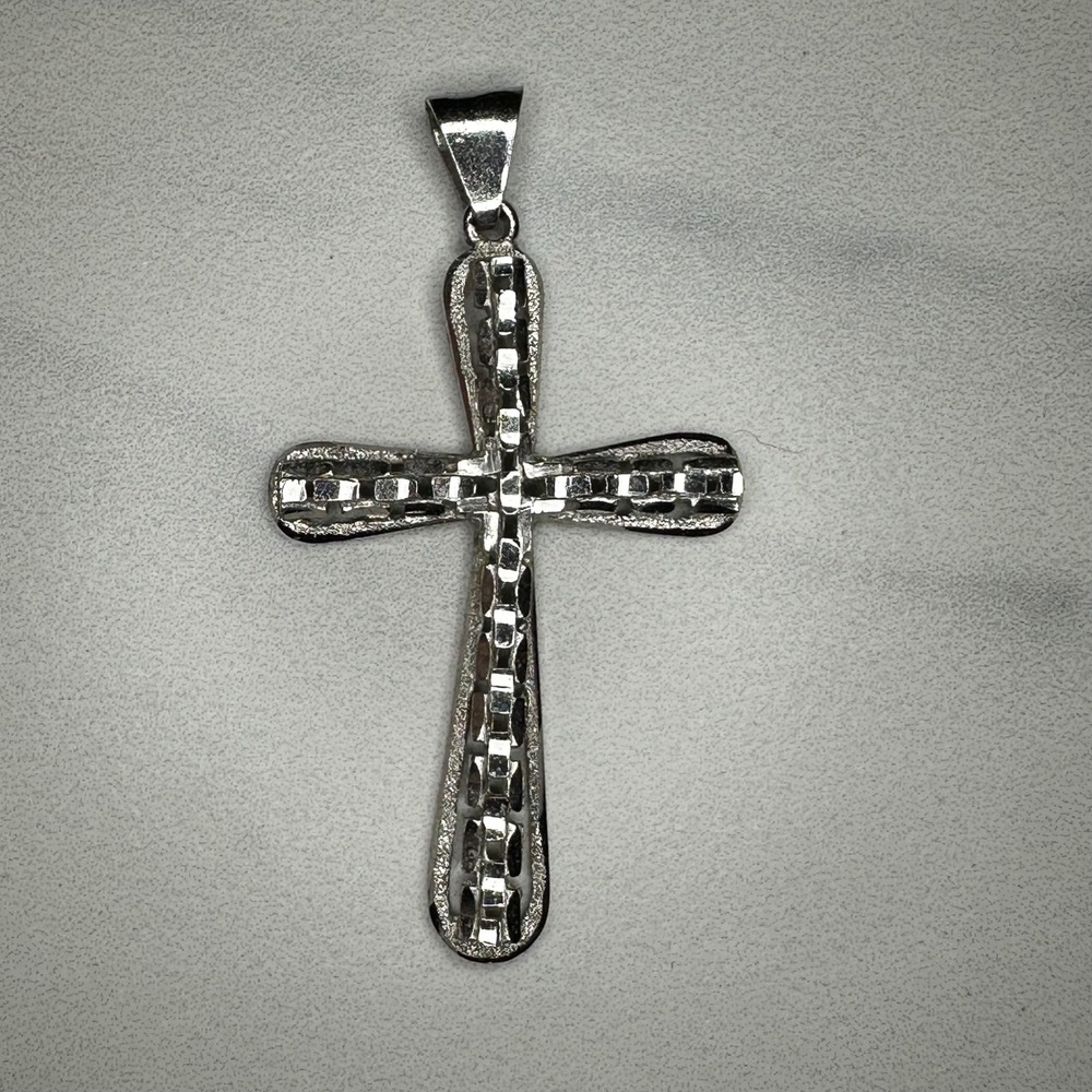 Sterling Silver Openwork Diamond Cut Engraved‎ Cross Pendant Religious 925